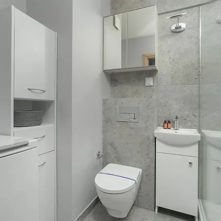 فندق Stylish Near Hala Arena By Renters